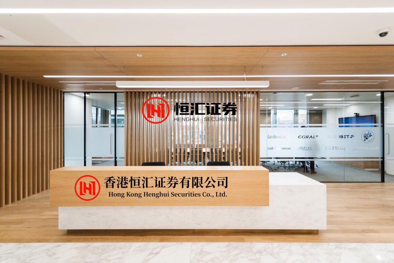 金景配资 刘欢妻子卢璐发声！她已回到北京家中，请求朋友辟谣，还老公安息